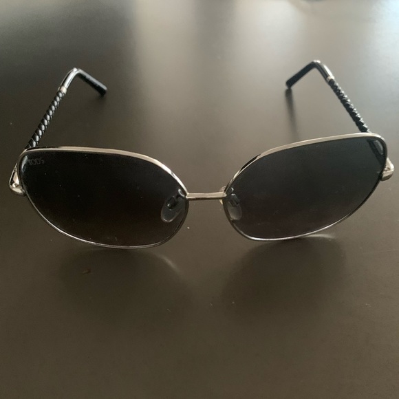 Tod’s sunglasses - Picture 2 of 5